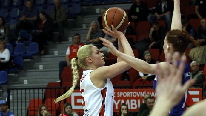 Petra BAKAJSOVÁ