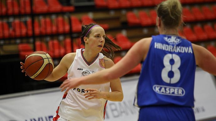 Kateřina ZAVÁZALOVÁ